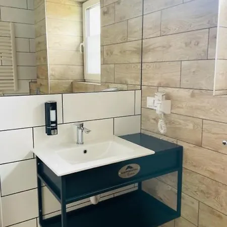 Bed & Breakfast Urychertow 3*
